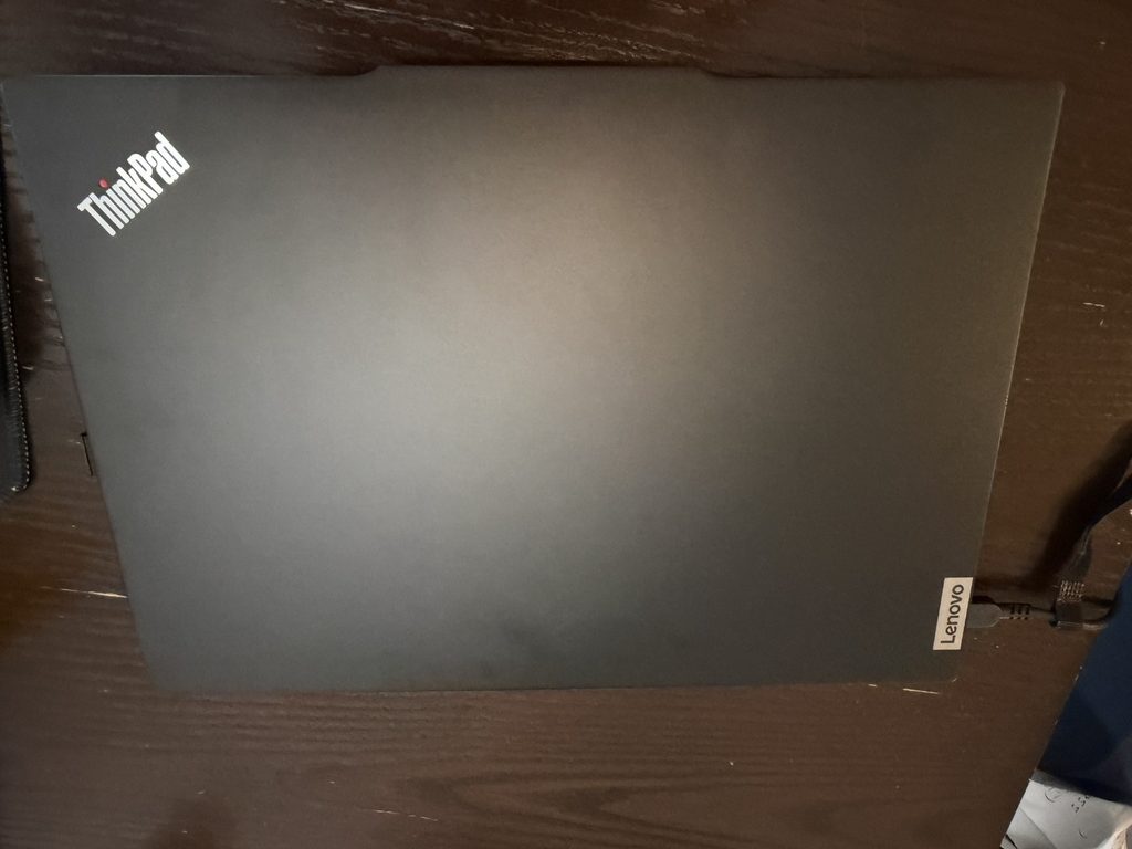 中古ThinkPad E14 Gen 5の天板の状態