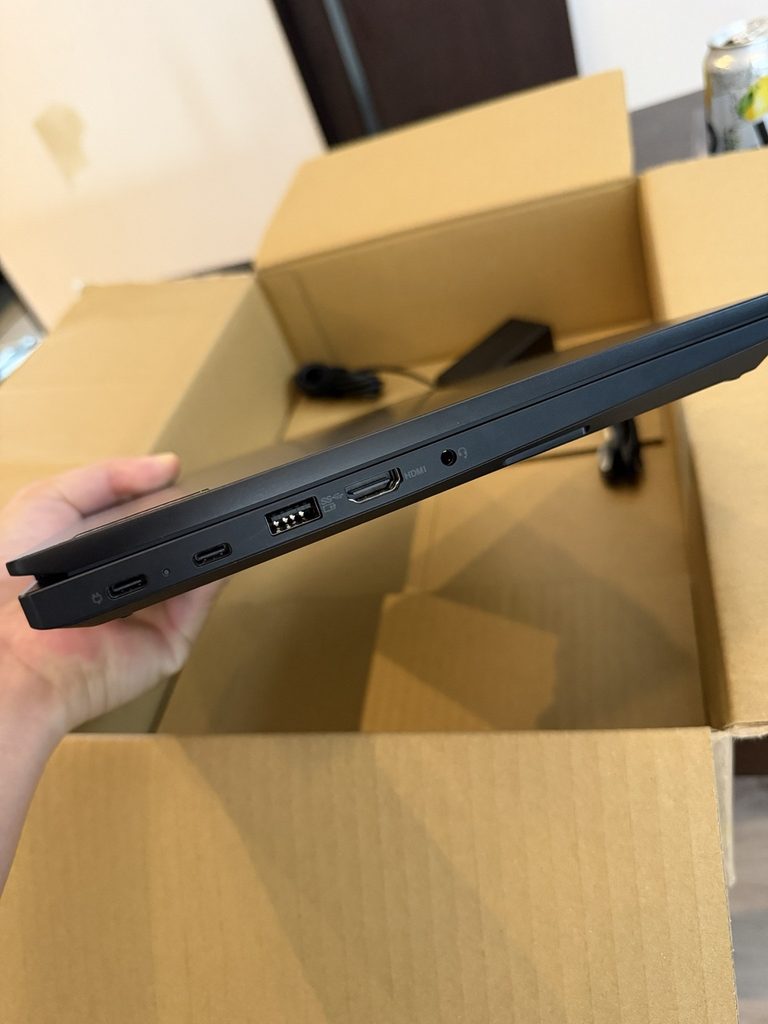 ThinkPad E14 Gen 5左側面のUSB-C・USB-A・HDMI端子
