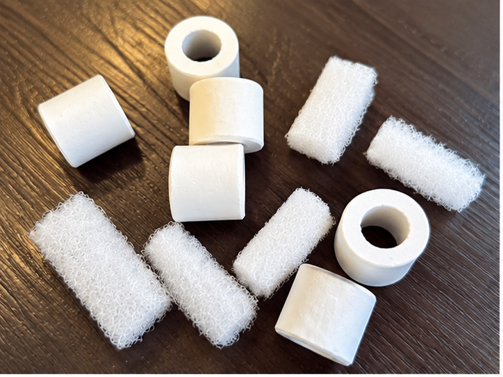 実際に使用している水草おもりリングと固定用スポンジ